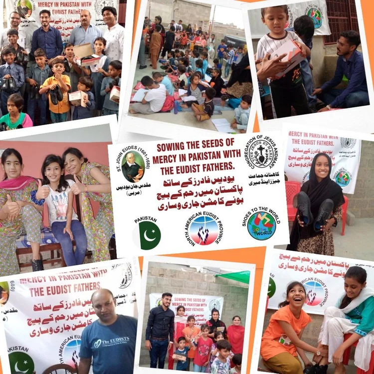 Niños y familias que participan en la distribución de calzado en Pakistán.
