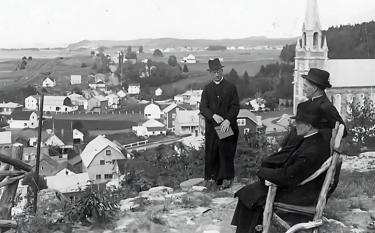 I padri Bourque, Jauffret et Tressel à Pointe-au-Père